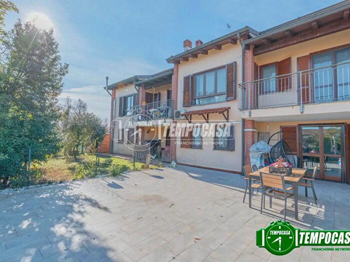 Casa quadrilocale in vendita in Via San Novo, Zibido San Giacomo