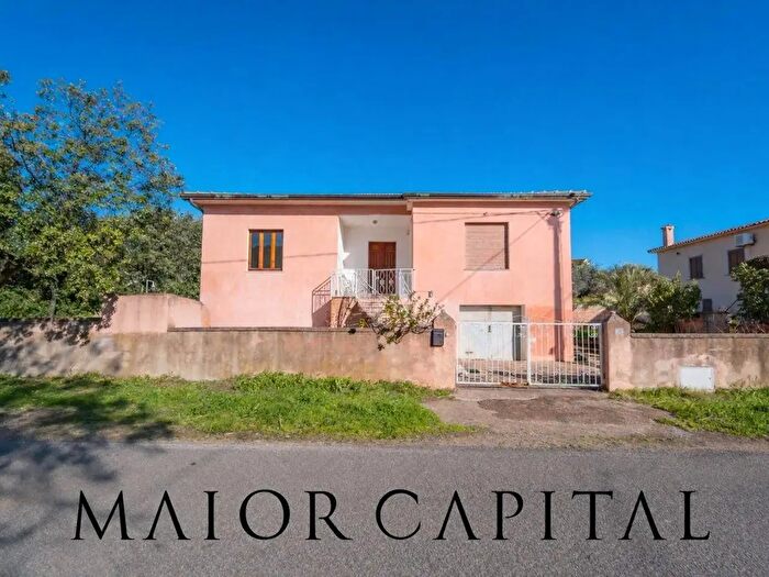 Casa quadrilocale in vendita in Spbis, Budoni