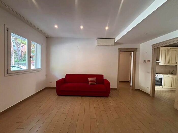Appartamento trilocale in vendita in Viareggio