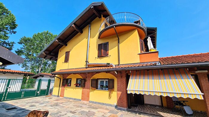 Case in Vendita e in Affitto - 3