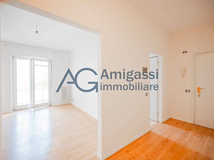 Appartamento trilocale in affitto in Via Santa Lucia, San Paolo, Bergamo