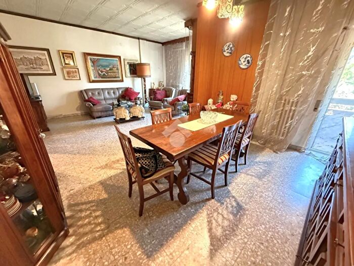 Appartamento con 5 locali in vendita in Via Ettore Arena, Roma