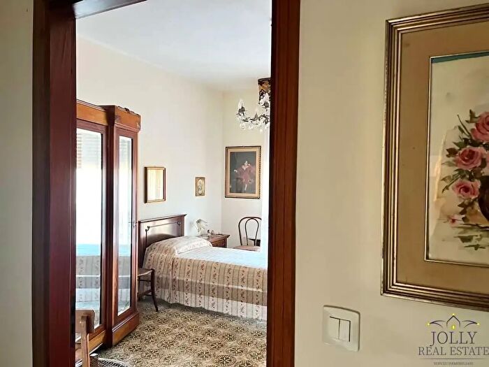 Appartamento con 6 locali in vendita in Via SantOrsola, Siracusa