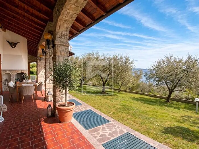 Casa con 6 locali in vendita in Via Pergola, Moniga Del Garda