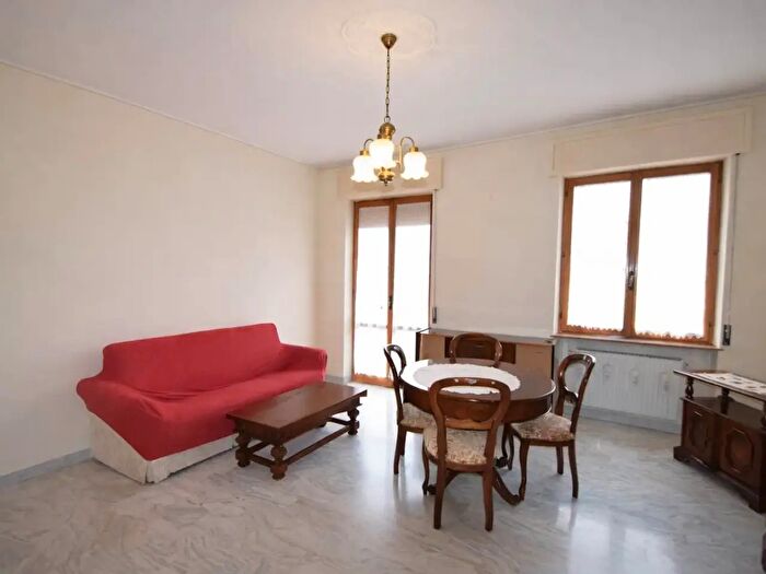 Appartamento trilocale in vendita in Via Macello, Carpaneto Piacentino