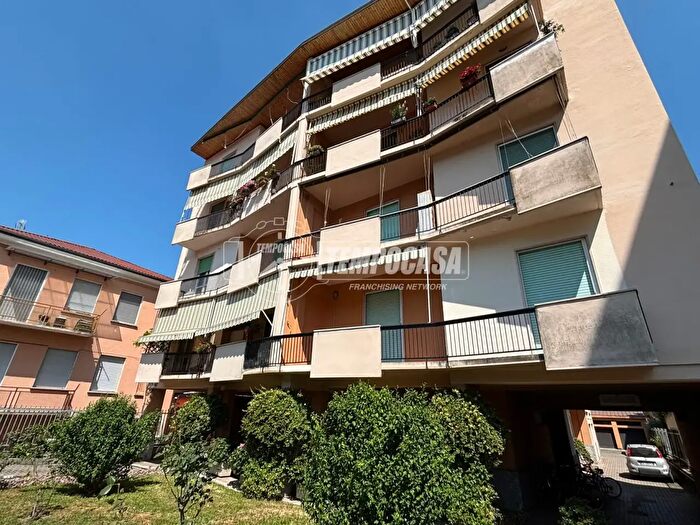 Appartamento quadrilocale in vendita in Viale Ottavio Marchino, Casale Monferrato
