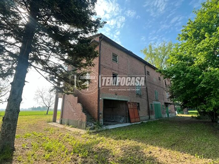 Casa con 6 locali in vendita in Via Chiesa di San Prospero, San Prospero