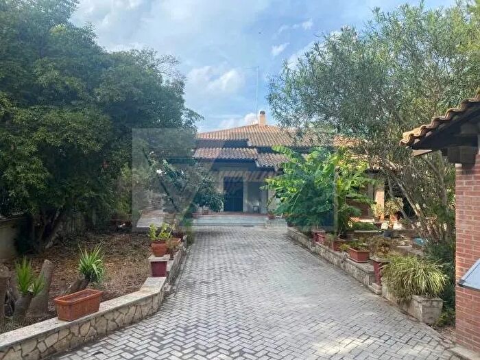 Casa con 5 locali in vendita in Siracusa