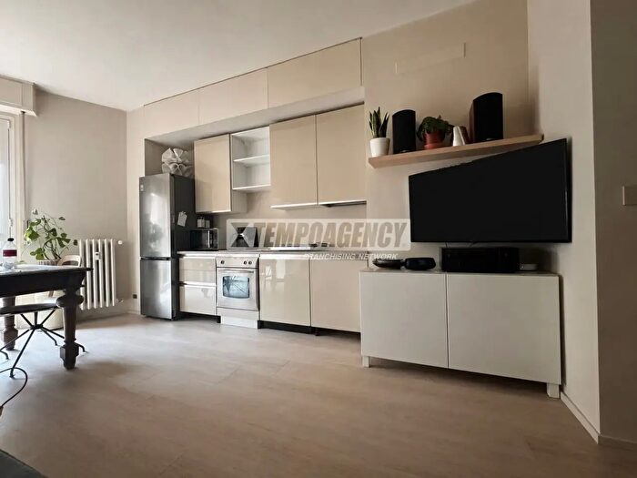 Appartamento bilocale in vendita in Via Lorenteggio, Milano