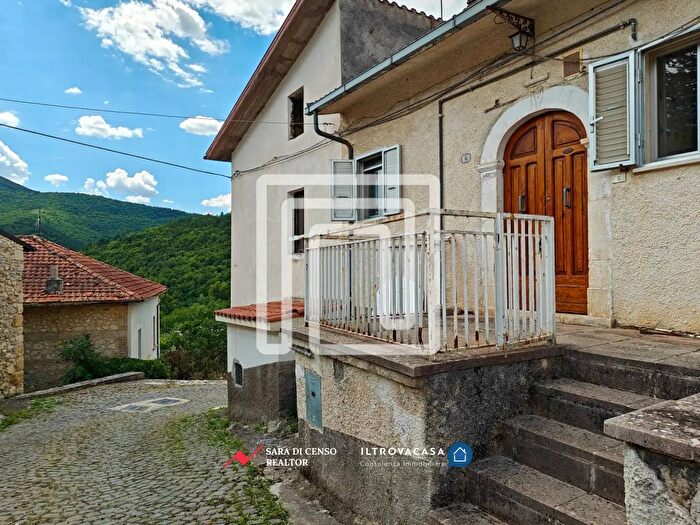 Appartamento trilocale in vendita in Via Cannatrello, Molina Aterno