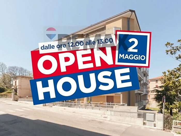 Appartamento con 6 locali in vendita in Circonvallazione Orientale, Sulmona