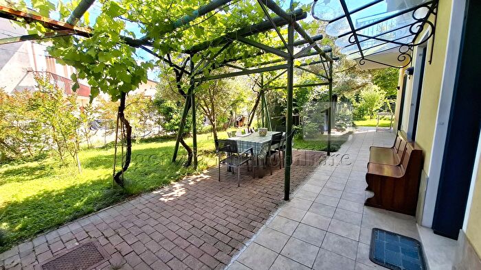 Casa con 6 locali in vendita in Via Monsignor Igino Strazzacappa, Montegalda