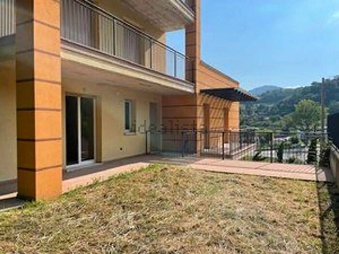 Appartamento trilocale in affitto in Via Sacco E Vanzetti, Centro, Trescore Balneario