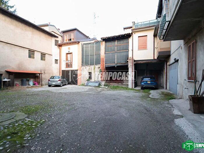 Case in Vendita e in Affitto - 2