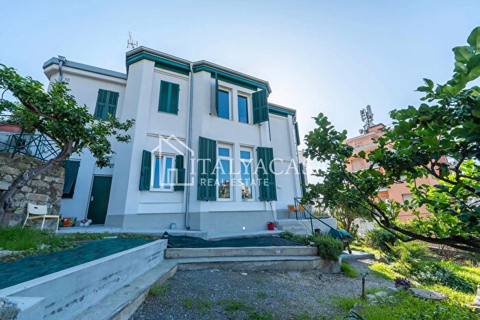 Casa con 10 locali in vendita in Via Goethe, Sanremo