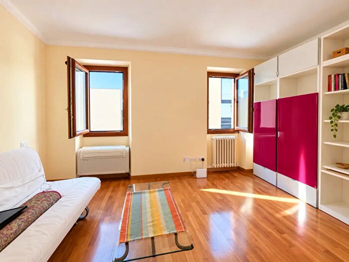 Appartamento bilocale in vendita in Via Santa Maria, Firenze