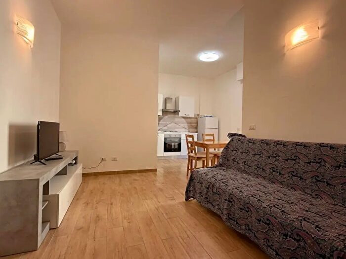 Appartamento trilocale in affitto in Via Alberto Franchetti, Firenze