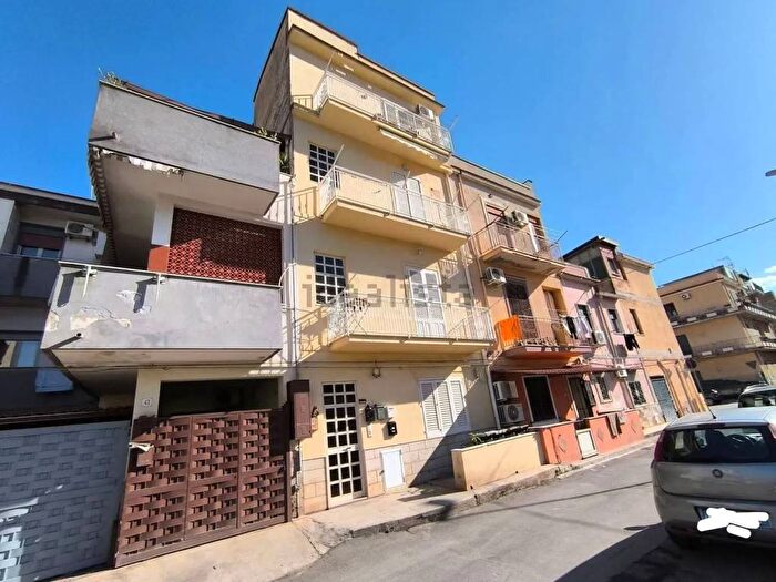 Appartamento trilocale in affitto in Neighbourhood Partanna, Partanna, Palermo