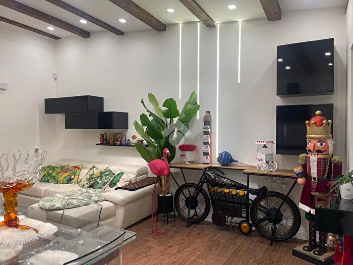 Appartamento trilocale in vendita in Via Gregorio Caloprese, Cosenza