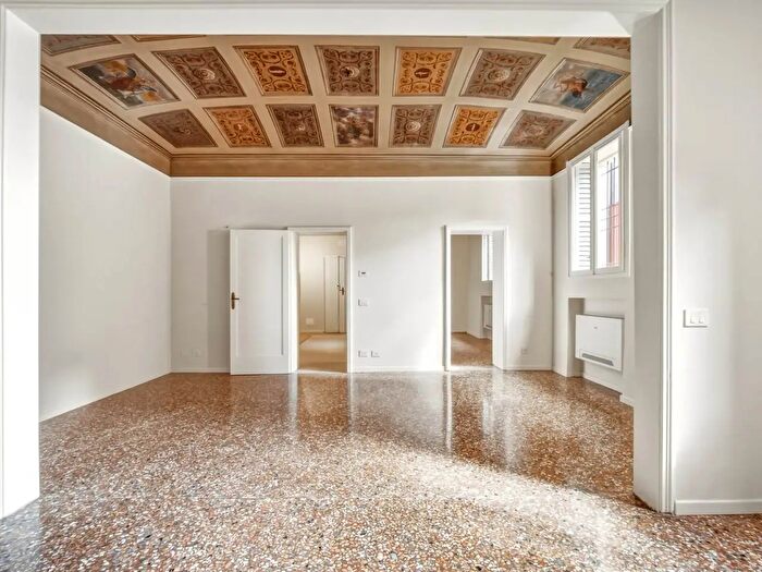 Appartamento trilocale in vendita in Modena