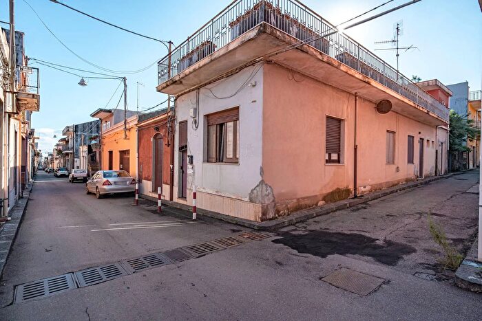 Casa con 7 locali in vendita in Via Pacinotti, Giarre
