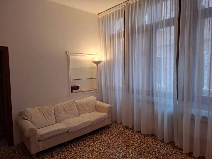 Appartamento trilocale in affitto in Calle de la Ca dOro, Santi Apostoli San Canciano, Venezia