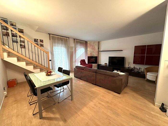 Appartamento con 5 locali in vendita in Via Querini, Altichiero, Padova