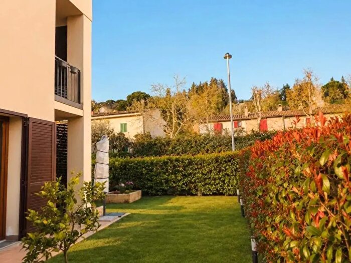 Casa con 6 locali in vendita in Lastra A Signa