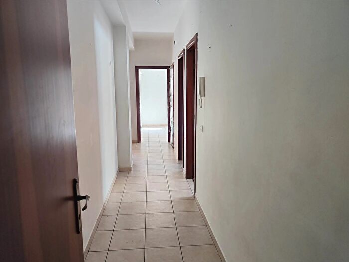 Appartamento trilocale in vendita in Via Regione Siciliana, Mascalucia