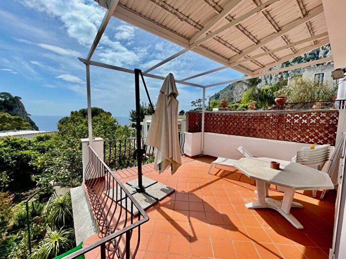 Appartamento quadrilocale in affitto in Strada Provinciale Marina Piccola di Capri, Centro, Capri