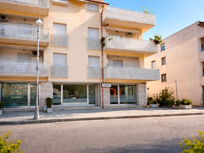 Appartamento quadrilocale in affitto in Via Giuseppe Garibaldi, Bianco