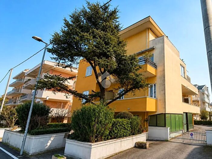 Appartamento monolocale in vendita in Viale Lugano, Rimini