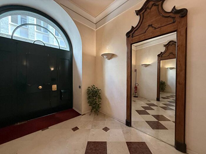 Appartamento bilocale in affitto in Via DellUnione, Carrobbio, Milano