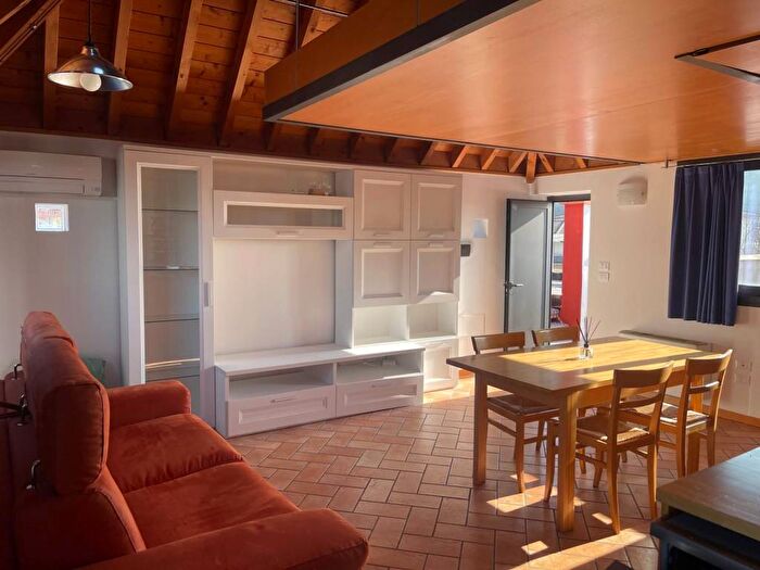 Appartamento monolocale in affitto in Via Rossettini, Centro, Castelgomberto