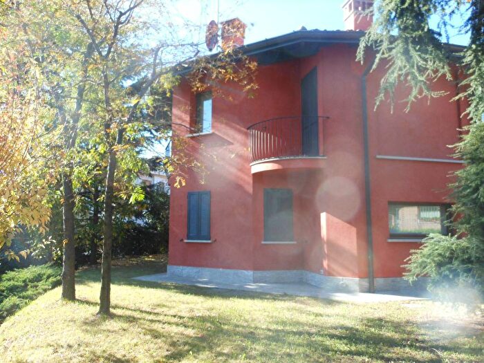 Casa con 6 locali in affitto in Via Luigi Settembrini, Casbeno, Varese