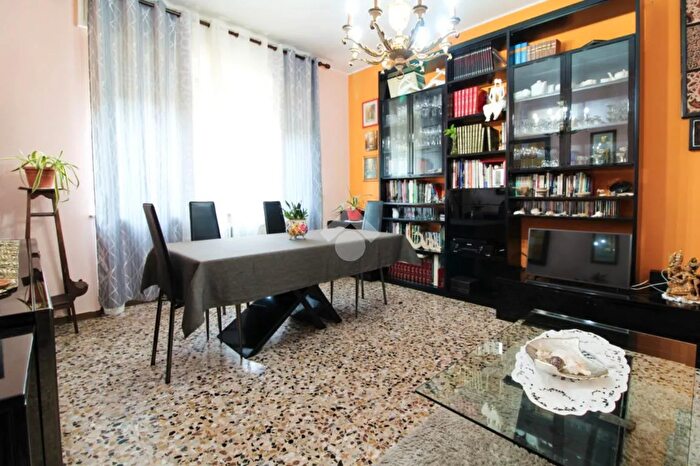 Casa trilocale in vendita in Via Valbona, Travaco Siccomario