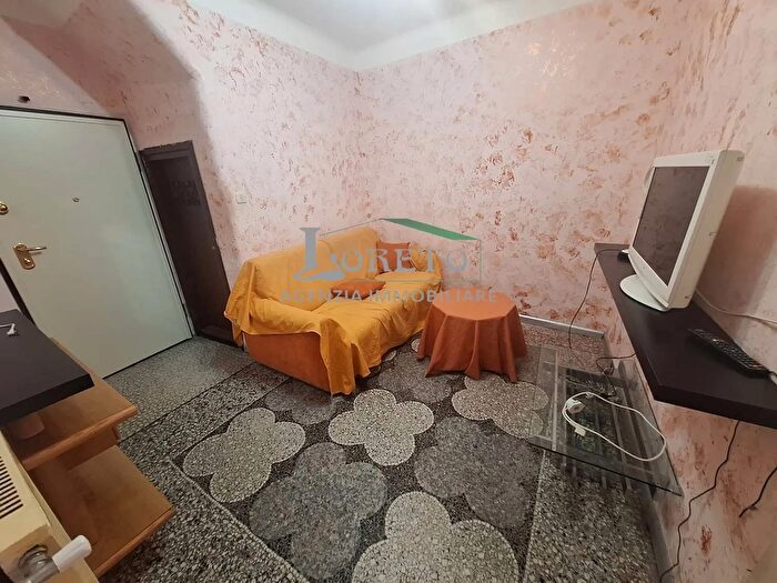 Appartamento trilocale in vendita in Via Mazzini, Rapallo