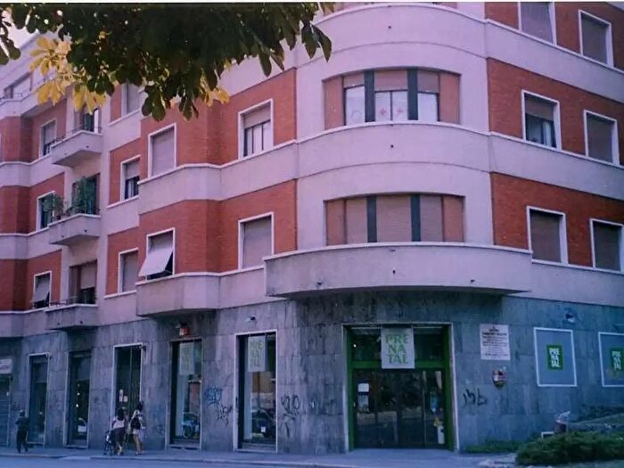 Appartamento trilocale in affitto in Via Passerini, Monza