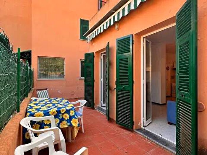 Appartamento trilocale in affitto in Via Aurelia, Varigotti, Finale Ligure