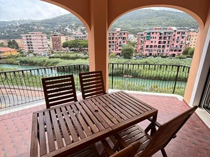 Appartamento trilocale in affitto in Via Clavesana, Marina Di Andora, Andora