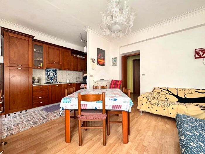 Appartamento trilocale in vendita in Viale d Hanbury, Alassio