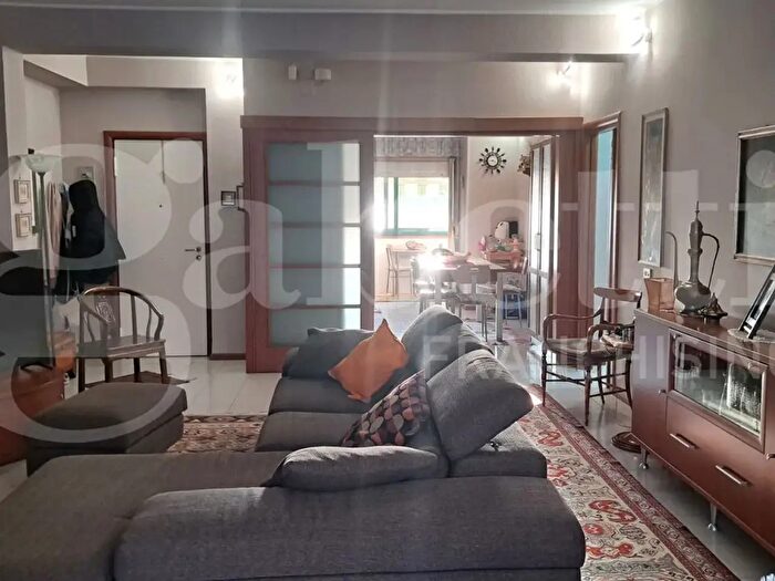 Appartamento quadrilocale in affitto in Via Firenze, Aci Castello