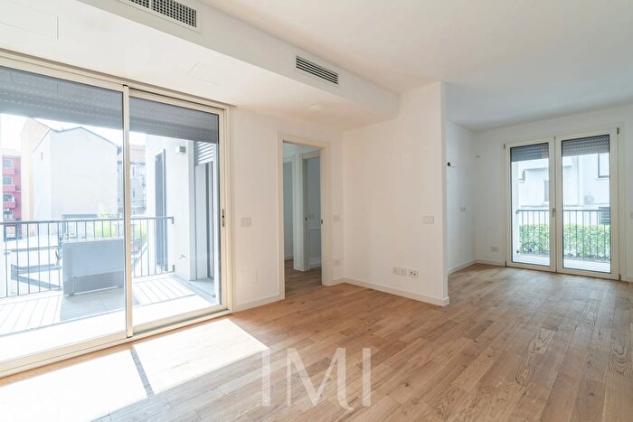 Appartamento trilocale in vendita in Via Privata Vivarini, Milano