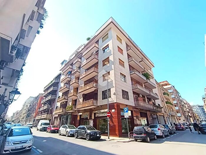 Appartamento con 5 locali in vendita in Via Trieste, Foggia