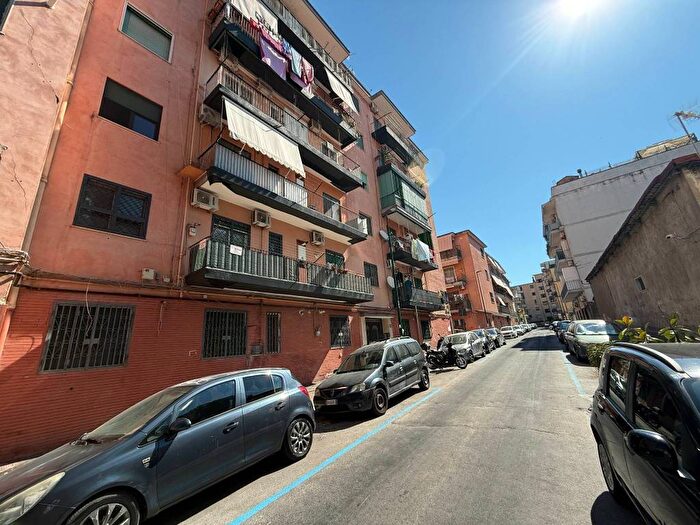 Appartamento trilocale in affitto in Via Montevergine, Soccavo, Napoli