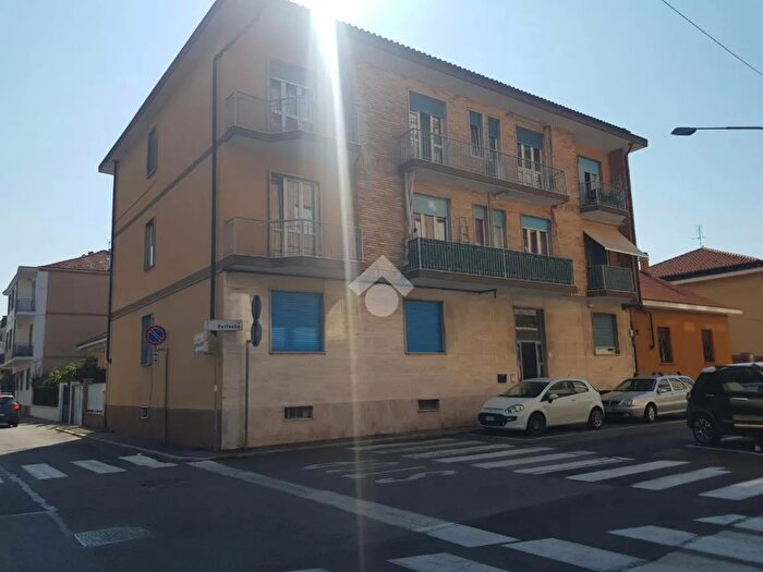 Appartamento trilocale in affitto in Via Raffaello, Grugliasco