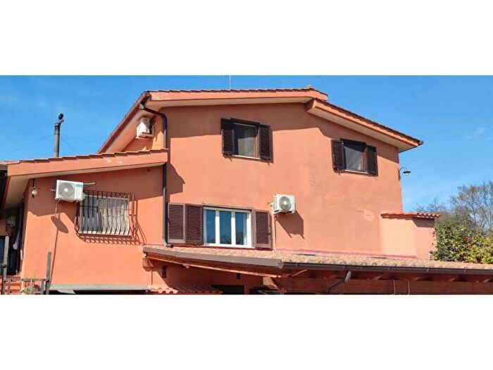 Casa con 6 locali in vendita in Via della Marcigliana, Bufalotta, Roma