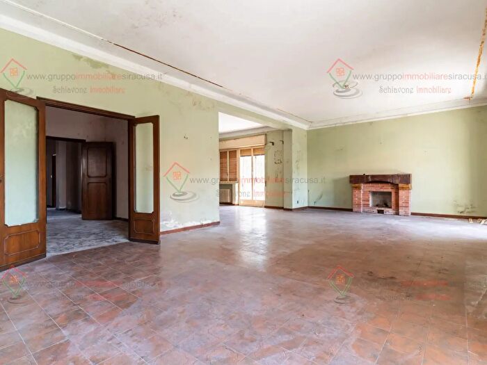 Appartamento con 6 locali in vendita in Siracusa