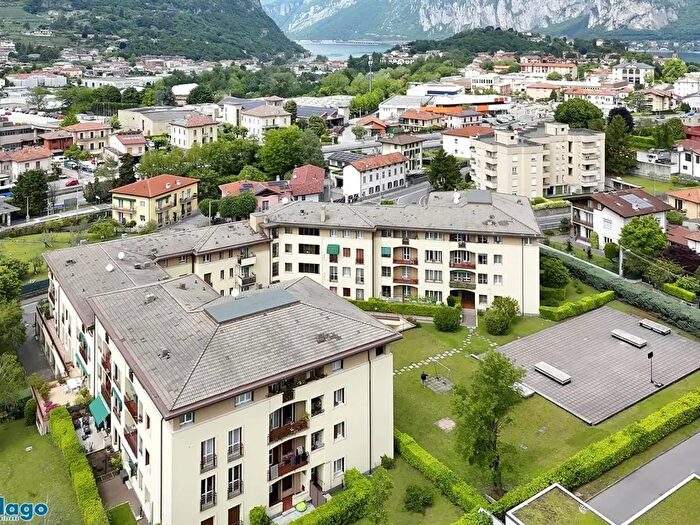 Appartamento trilocale in vendita in Via Piedimonte, Valmadrera