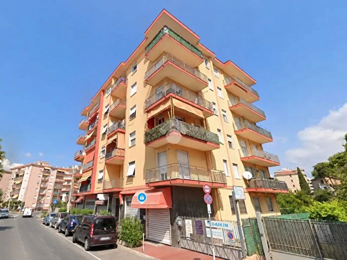 Appartamento trilocale in vendita in Via Romana, Vallecrosia